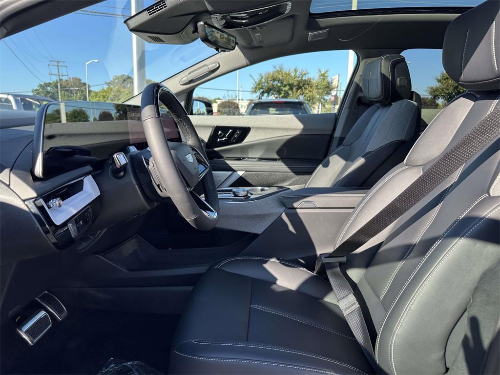 New 2025 Cadillac Optiq Sport 1 image 16