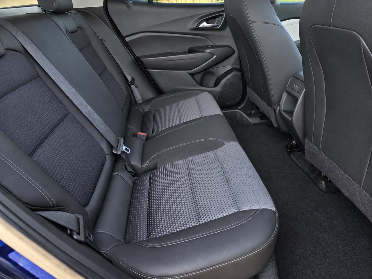 Certified 2024 Chevrolet Trax LT w/ Sunroof Package FWD image 28