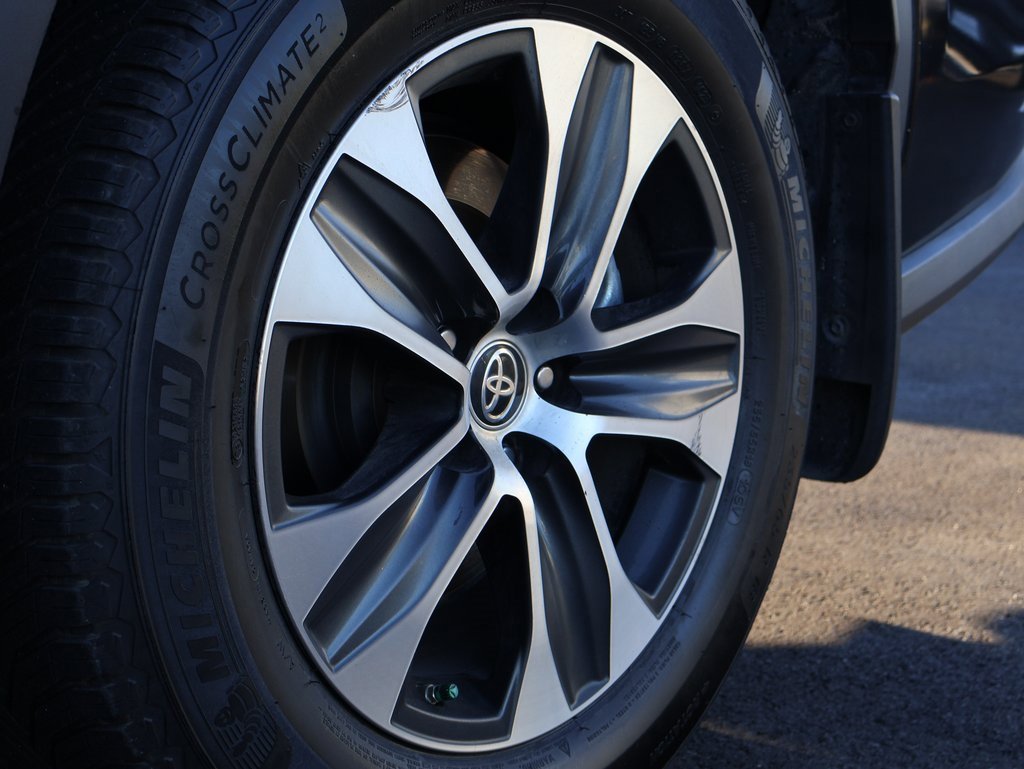 Used 2020 Toyota Highlander XLE image 43