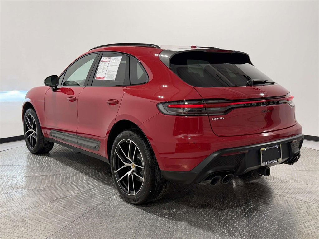Used 2025 Porsche Macan image 4