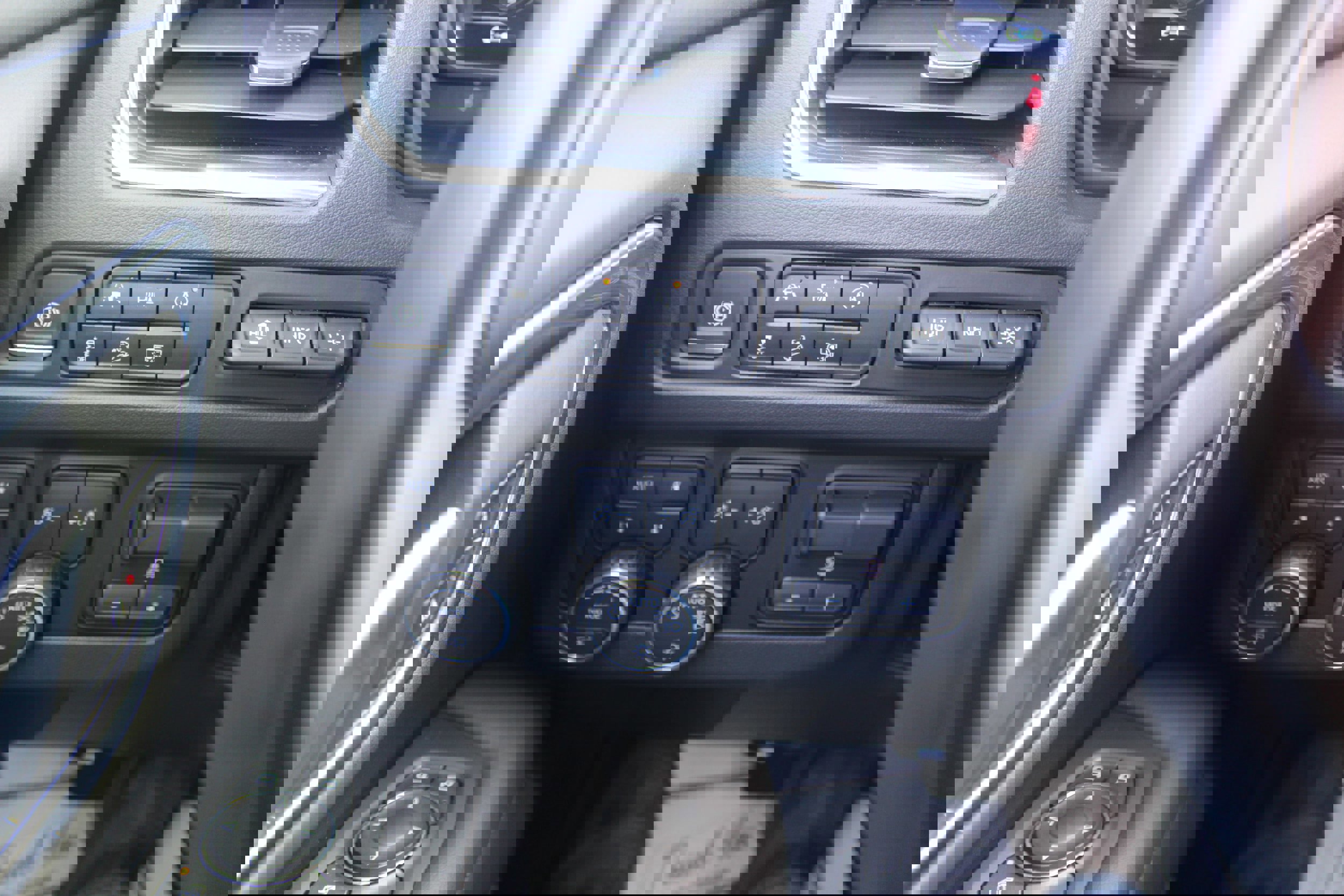 Used 2024 Chevrolet Tahoe High Country AWD/4WD image 10