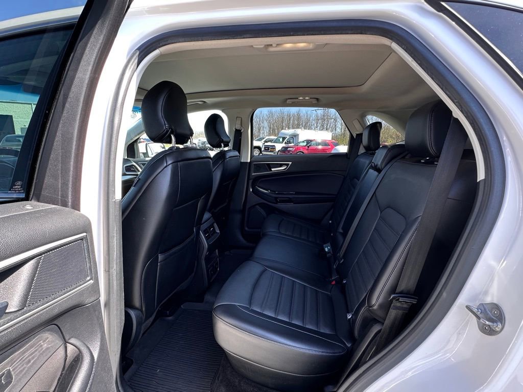 Used 2018 Ford Edge SEL w/ Equipment Group 201A image 22