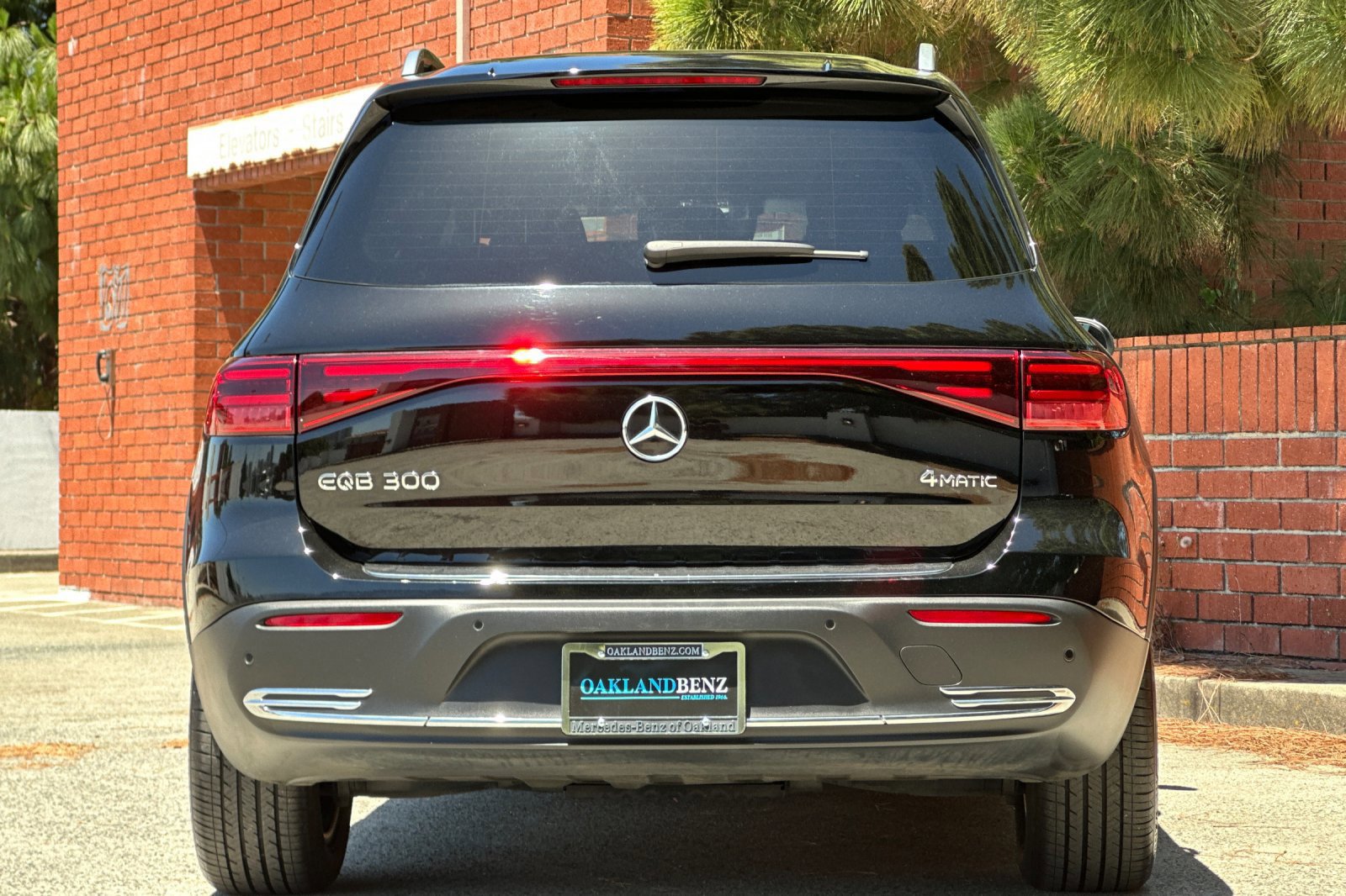 Certified 2024 Mercedes-Benz EQB 300 4MATIC image 6