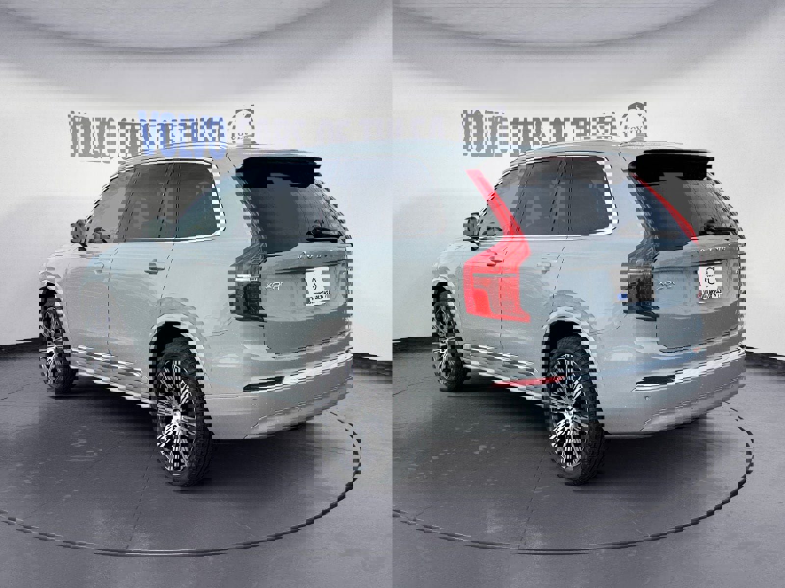 New 2025 Volvo XC90 B6 Plus image 3