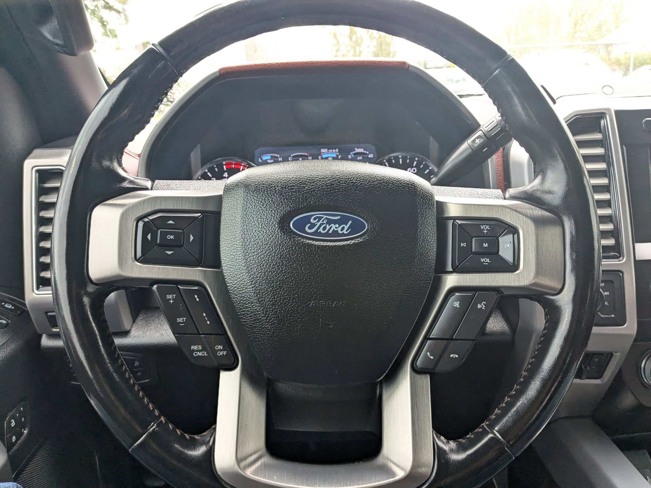 Used 2019 Ford F350 Platinum w/ Platinum Ultimate Package image 15