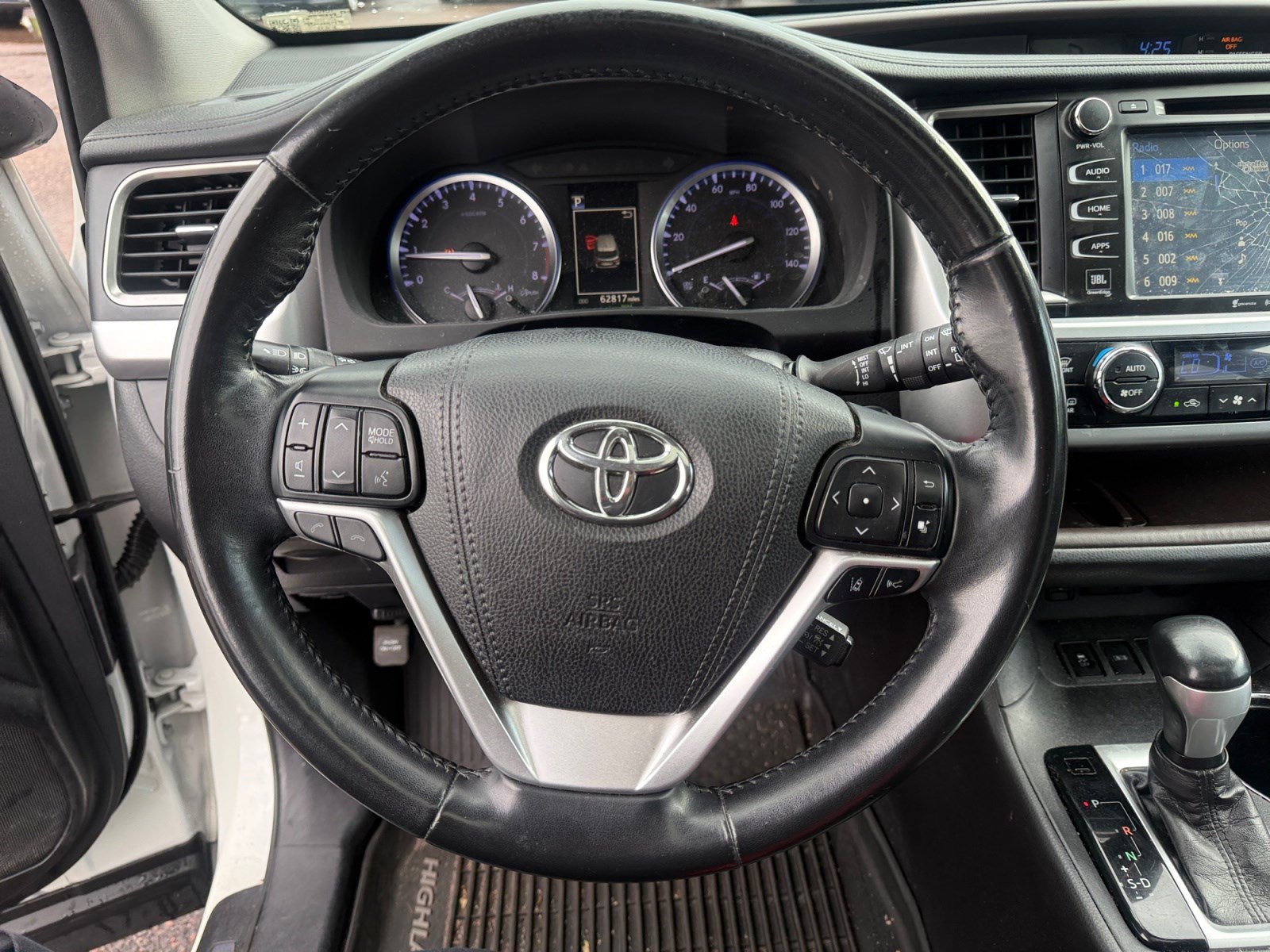 Certified 2018 Toyota Highlander Limited AWD/4WD image 9