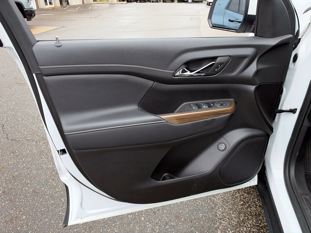 Certified 2023 GMC Acadia SLE w/ Driver Convenience Package FWD image 18