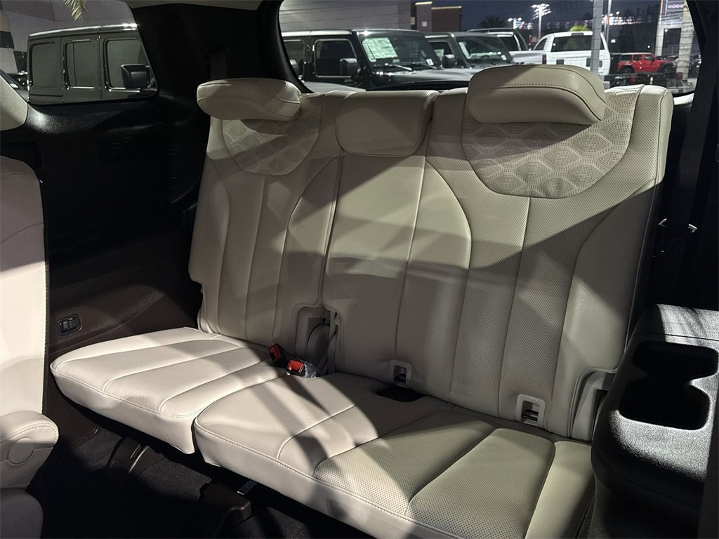 Used 2020 Hyundai Palisade Limited w/ Winter Weather Package image 27