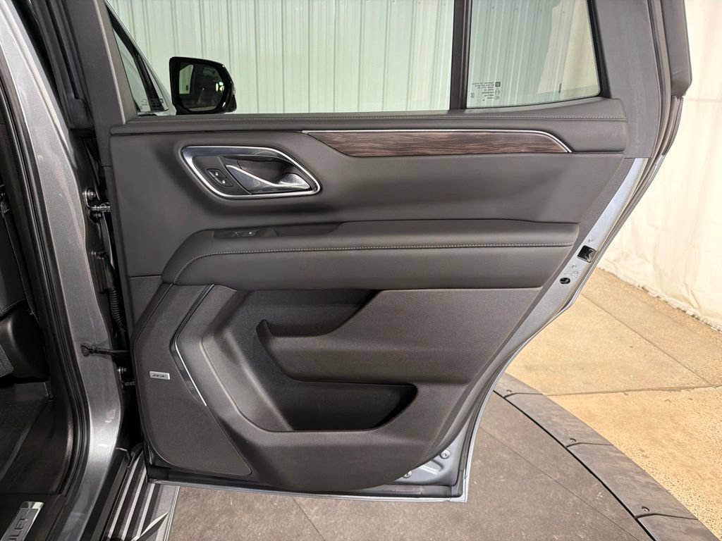 Certified 2021 Chevrolet Tahoe LT w/ Luxury Package AWD/4WD image 18