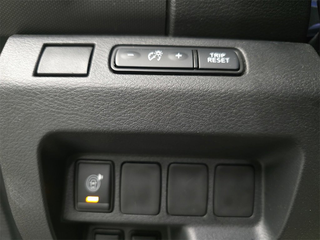 Used 2023 Nissan Frontier SV w/ Technology Package image 28