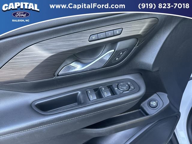 Used 2023 GMC Terrain SLT w/ Tech Package image 20