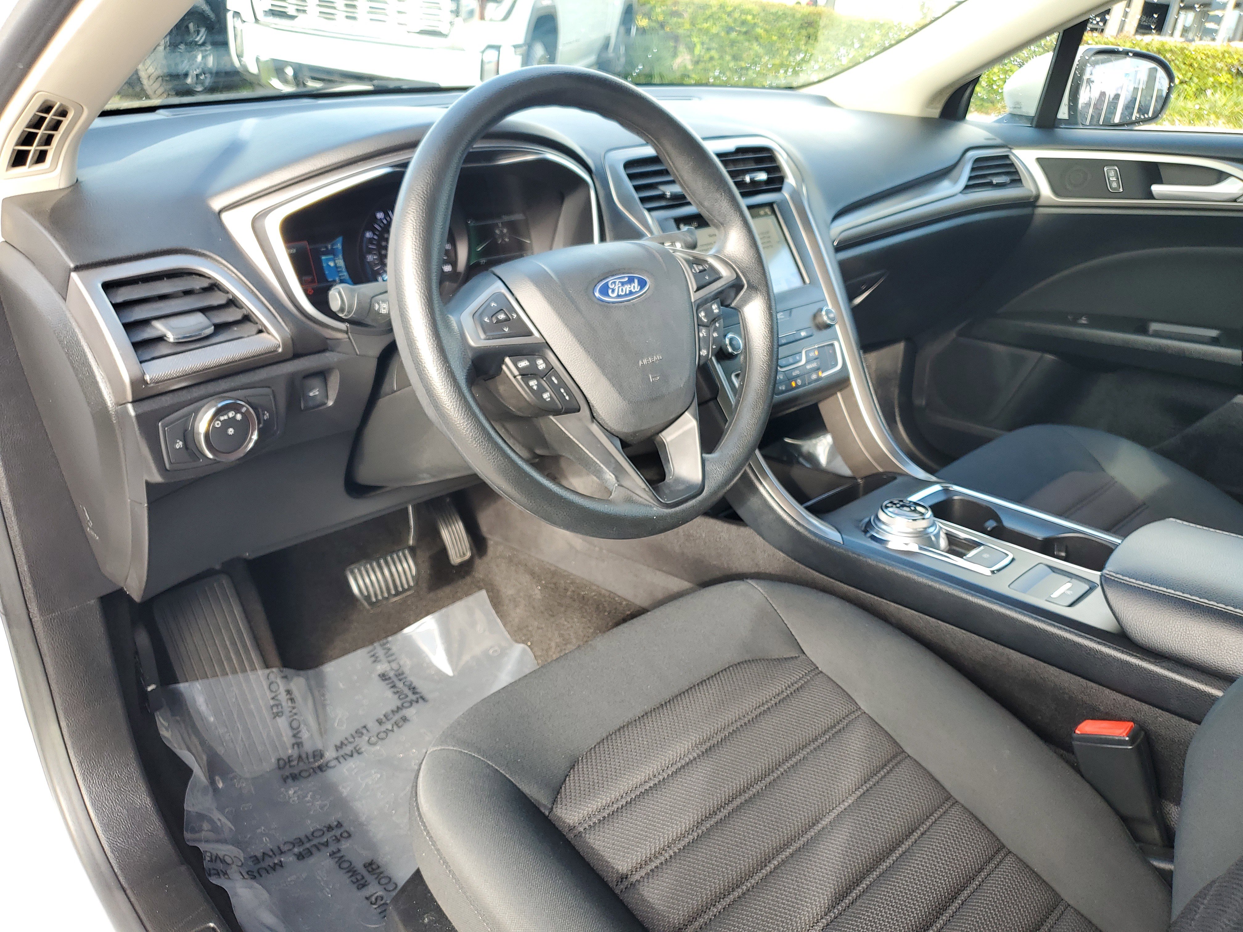 Used 2019 Ford Fusion SE image 9