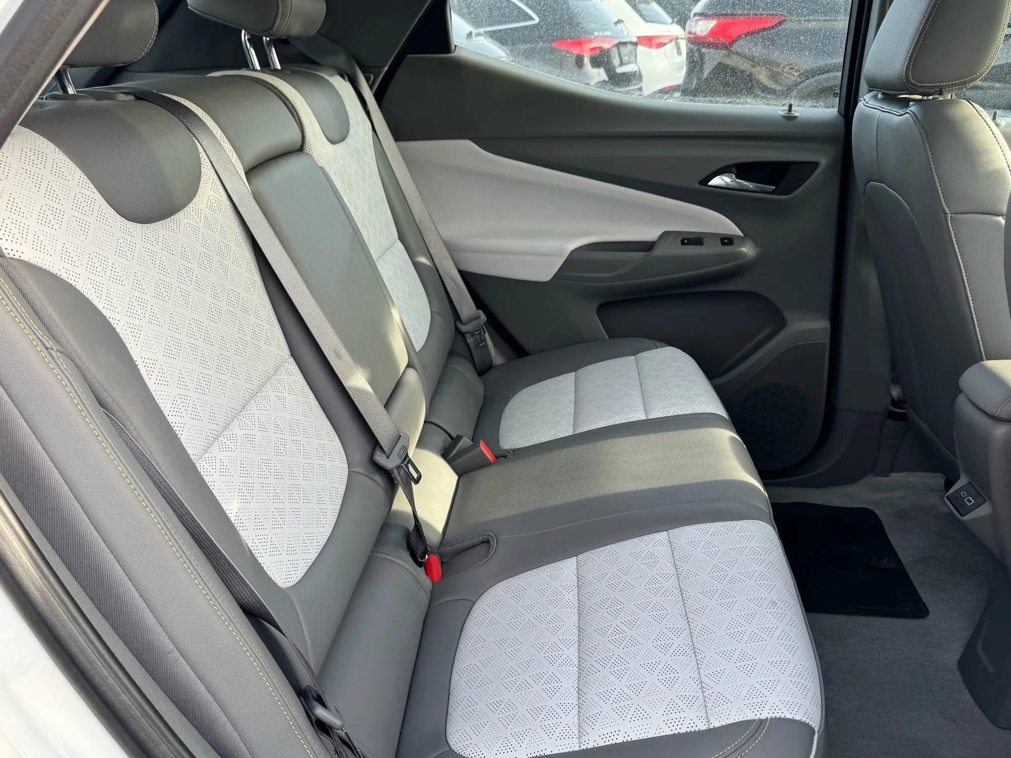 Used 2022 Chevrolet Bolt EUV Premier w/ Sun & Sound Package image 18