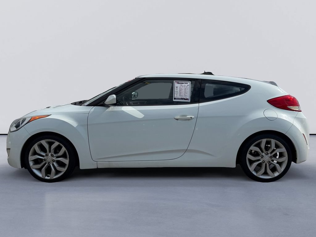 Used 2013 Hyundai Veloster w/ Style Pkg FWD image 6