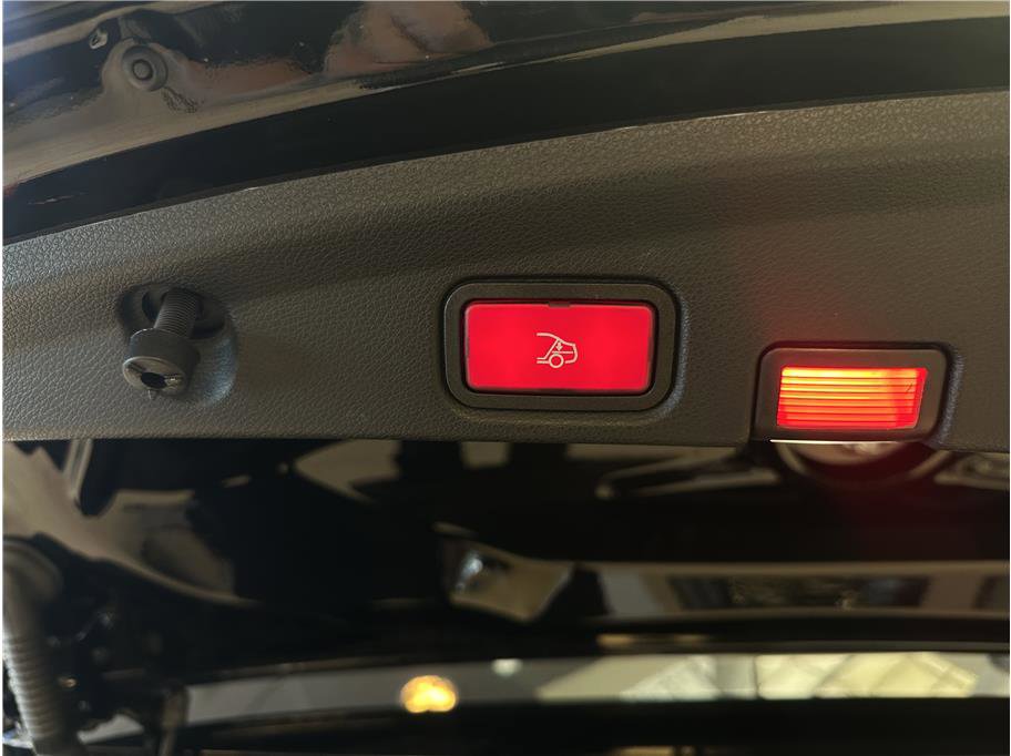 Used 2019 Mercedes-Benz E 450 Cabriolet image 30