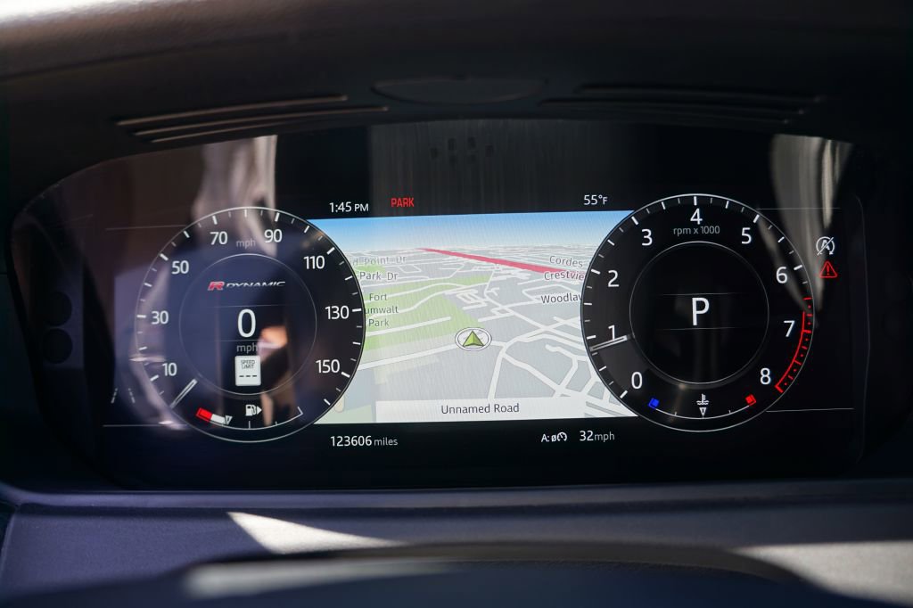 Used 2020 Land Rover Range Rover Velar R-Dynamic S image 9