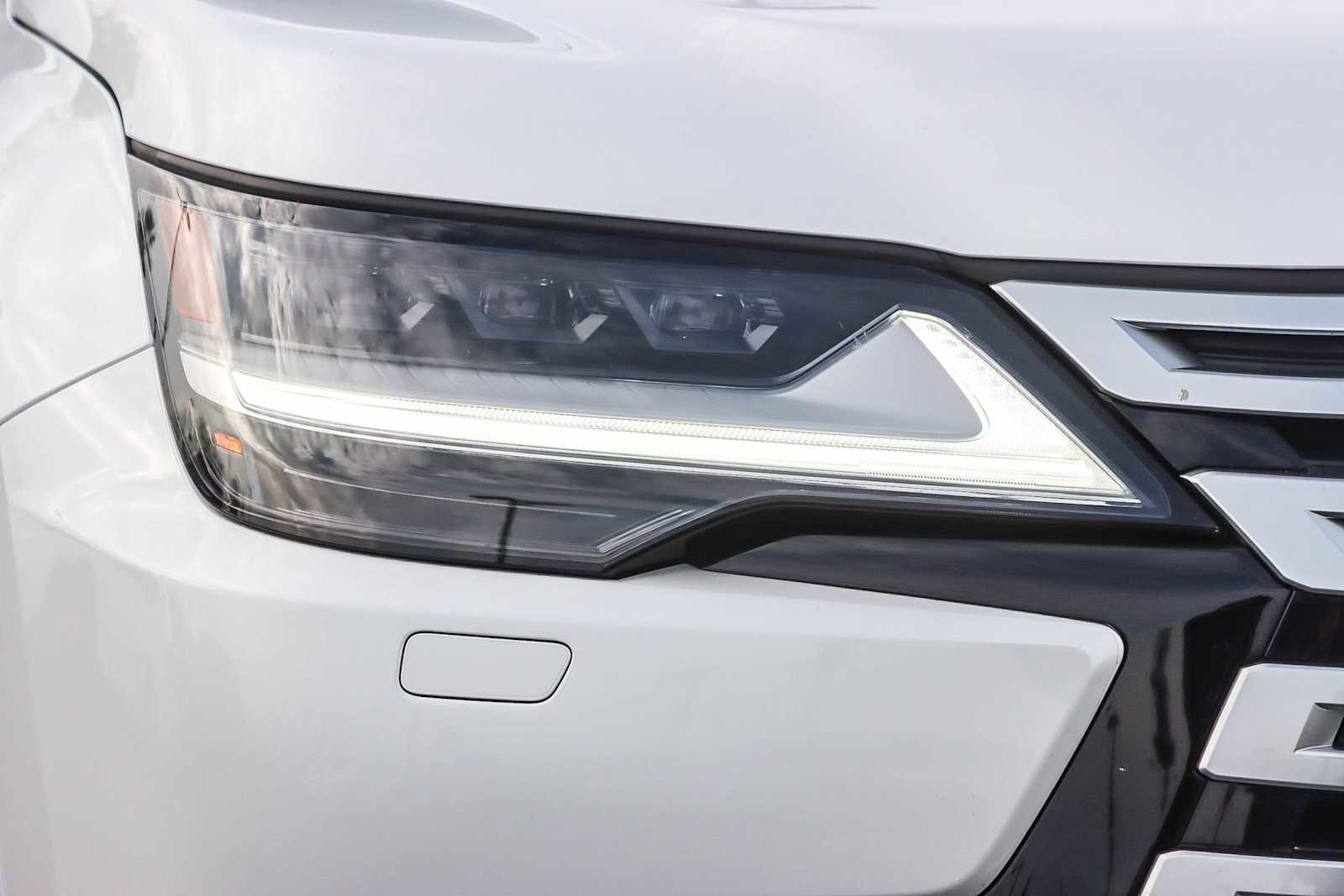 Used 2023 Lexus LX 600 4WD w/ Ultra Luxury Package image 7