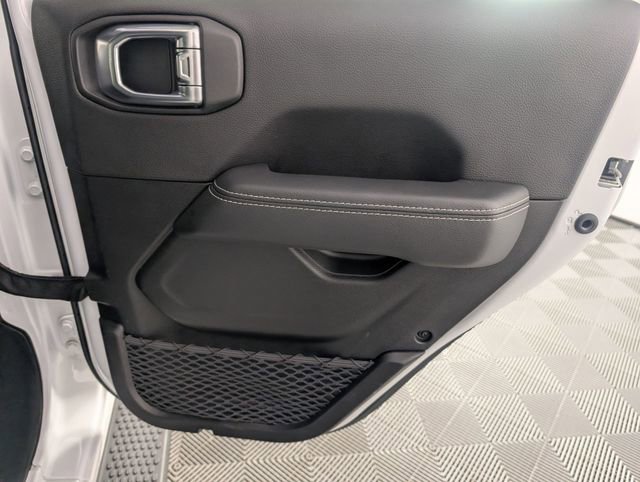 Used 2023 Jeep Wrangler Sahara w/ LED Lighting Group AWD/4WD image 30