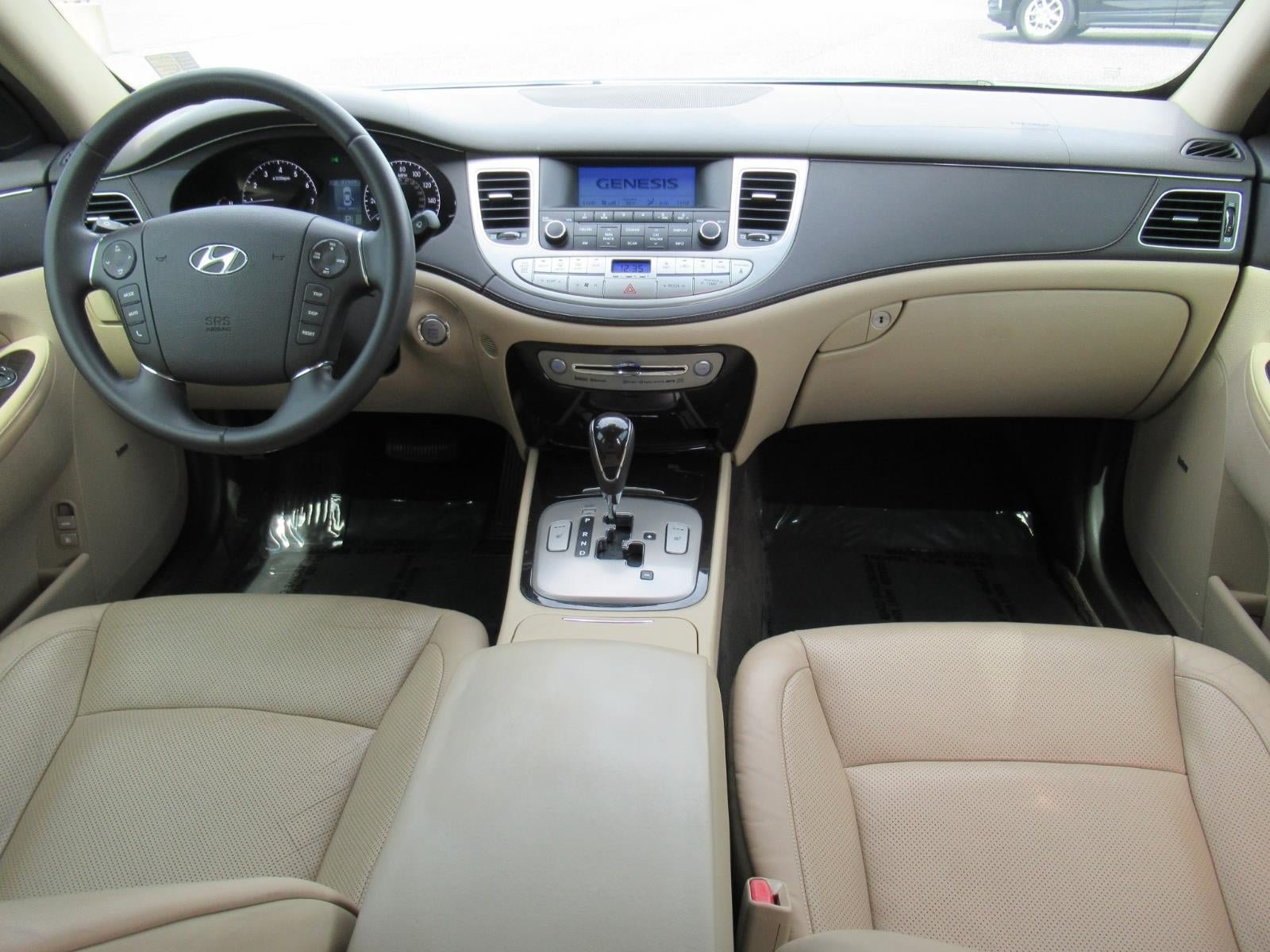 Used 2010 Hyundai Genesis 3.8 w/ Premium Pkg 2 RWD image 12