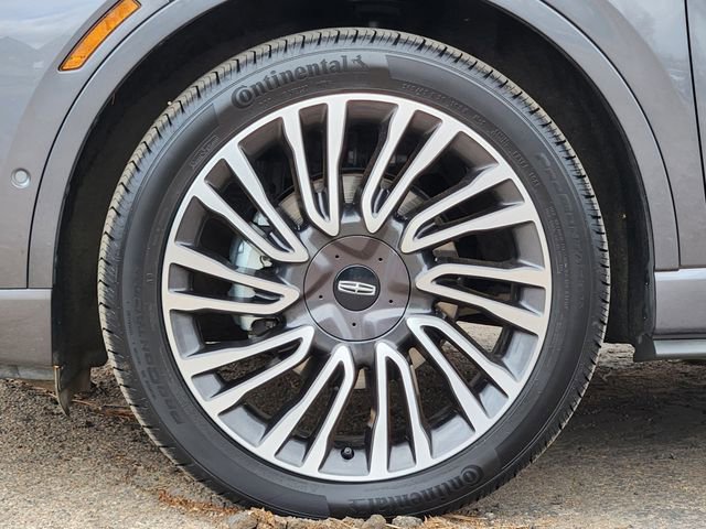 Used 2021 Lincoln Corsair Reserve w/ Equipment Group 201A image 9