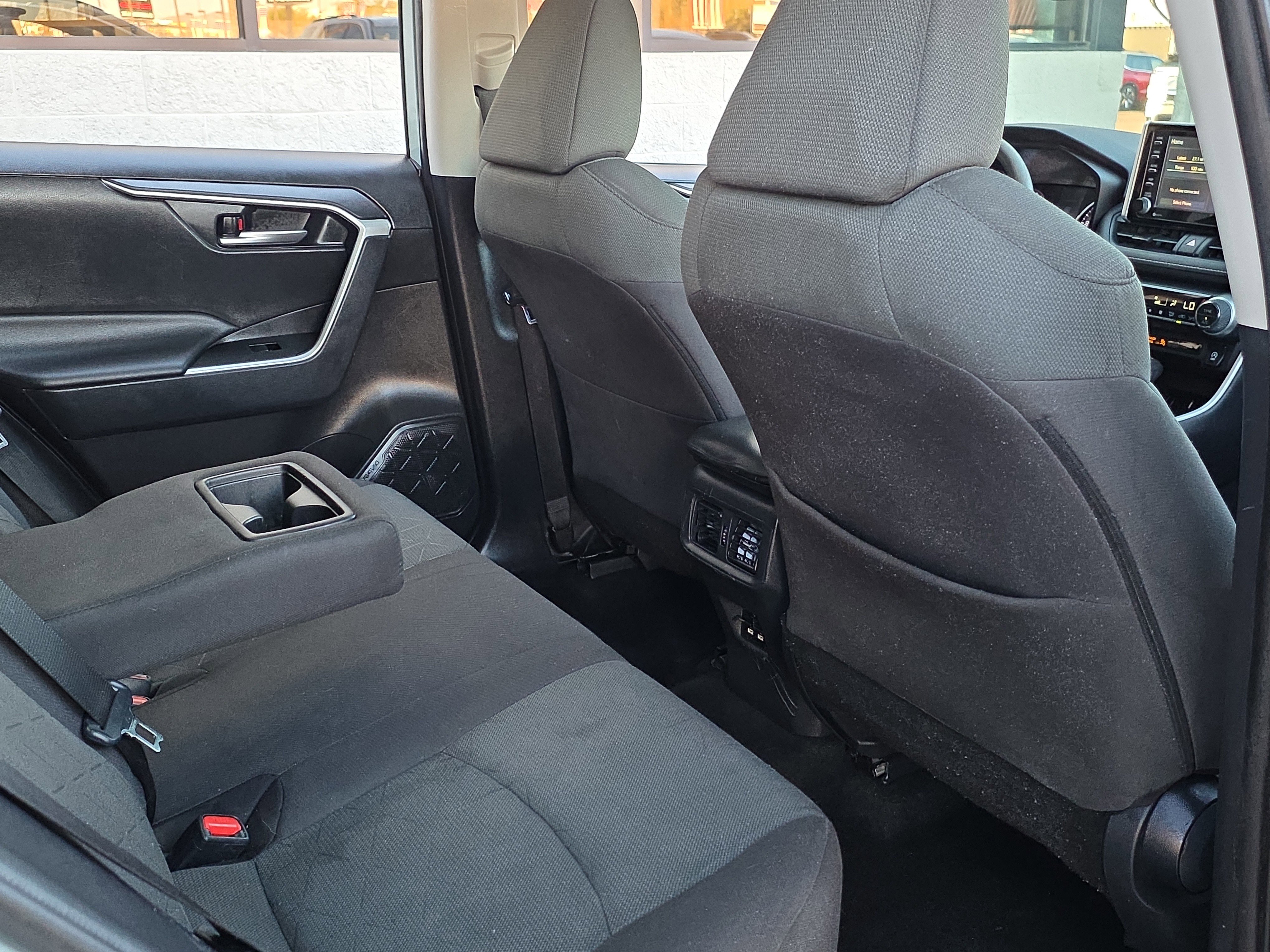 Used 2021 Toyota RAV4 XLE w/ Convenience Package image 26