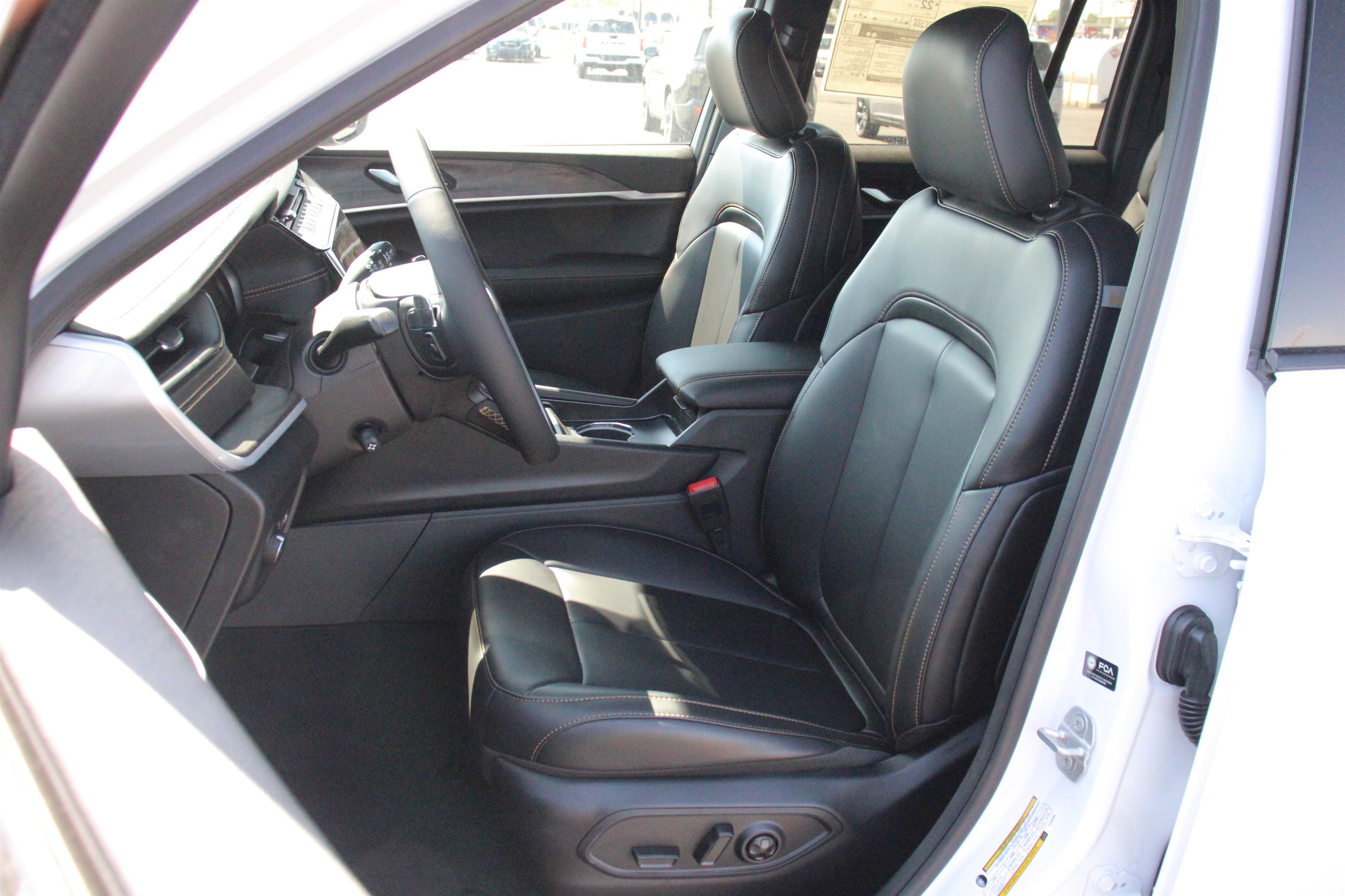 New 2026 Jeep Grand Cherokee Limited AWD/4WD image 5