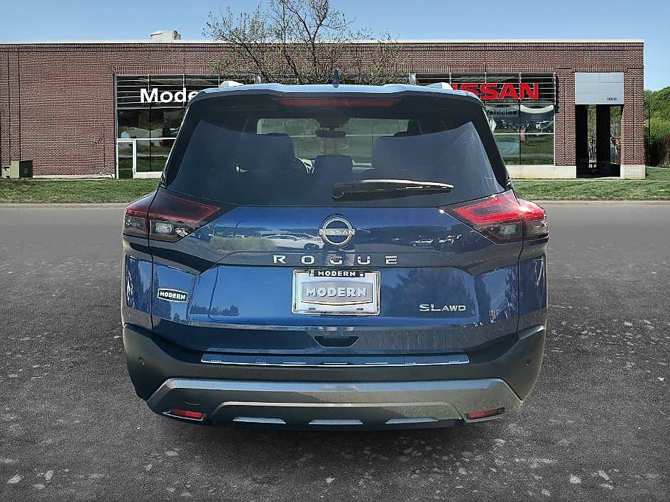 Certified 2023 Nissan Rogue SV AWD/4WD image 3