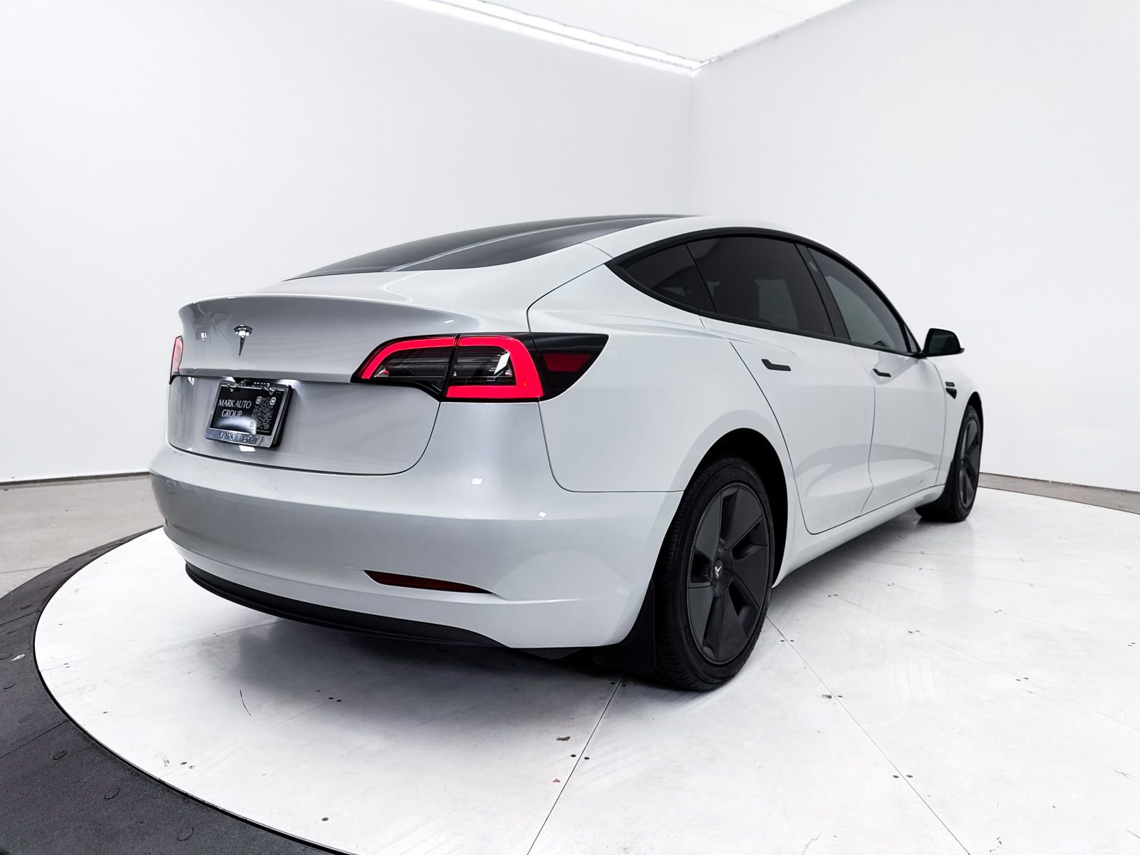 Used 2023 Tesla Model 3 Standard Range RWD image 27
