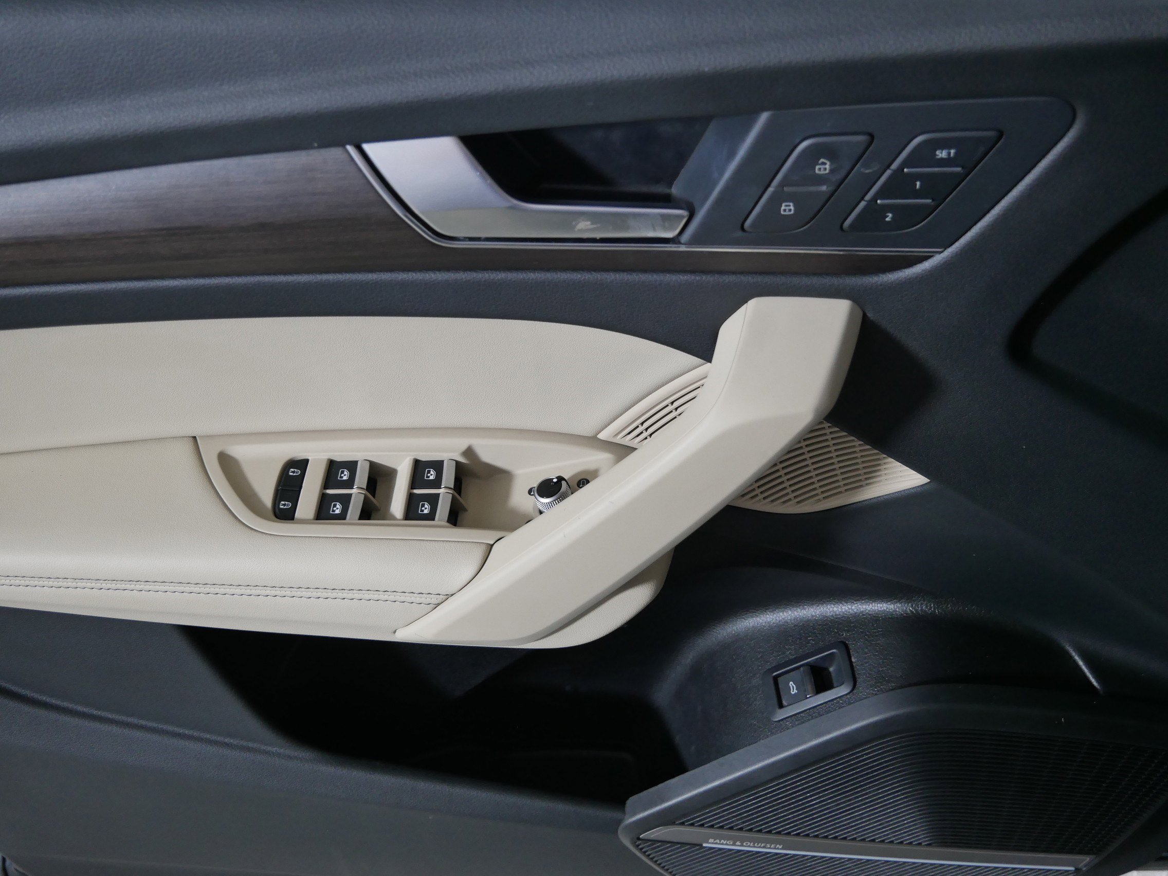 Used 2023 Audi Q5 2.0T Premium Plus w/ Premium Plus Package image 19