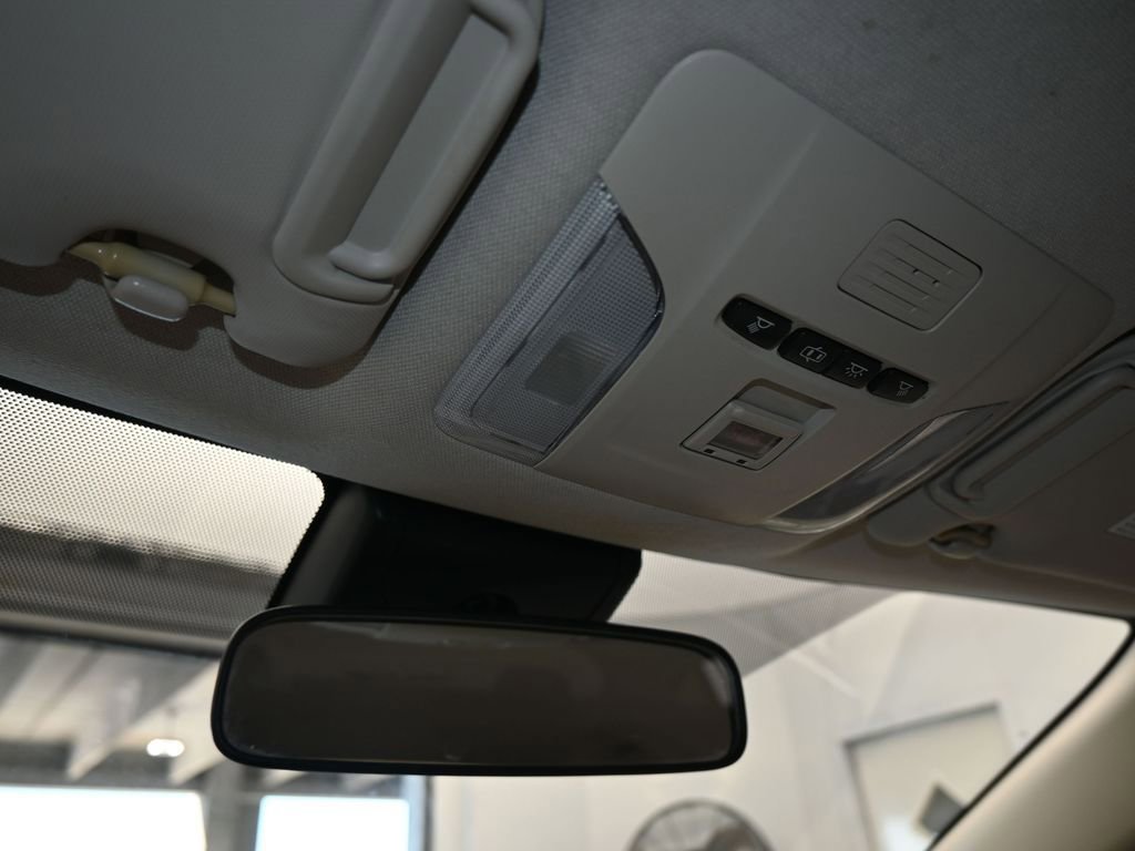 Used 2020 Toyota Corolla LE image 22