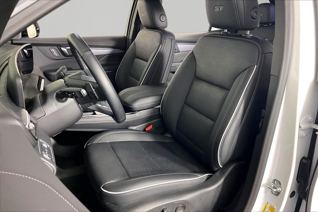 Certified 2025 Buick Enclave Sport Touring w/ Power Package FWD image 18