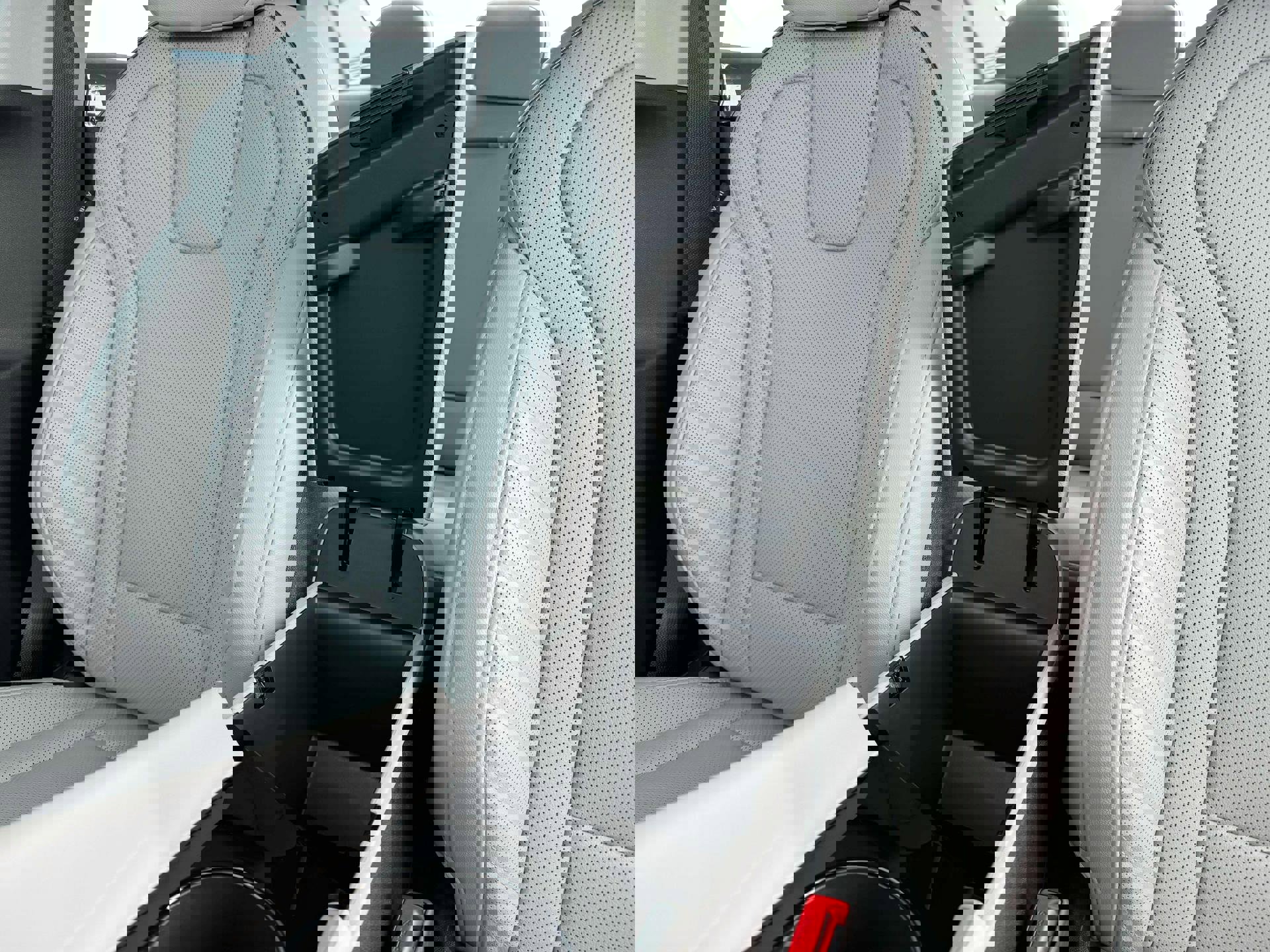 New 2025 Hyundai Elantra Limited image 18