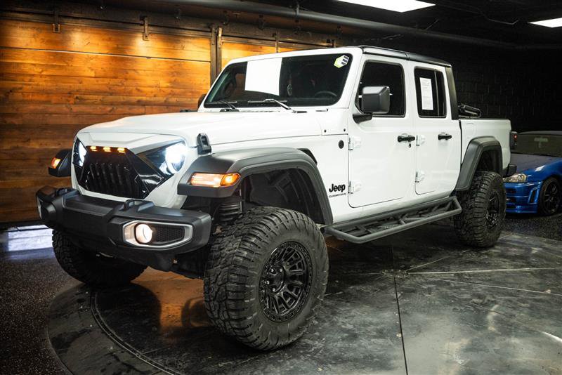 Used 2025 Jeep Gladiator Sport image 2