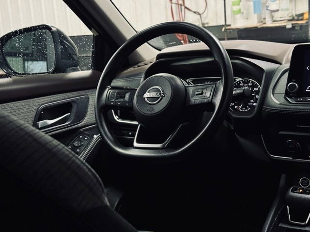 Used 2023 Nissan Rogue SV image 21