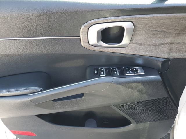 Used 2021 Kia Sorento EX w/ Panoramic Sunroof Package image 16