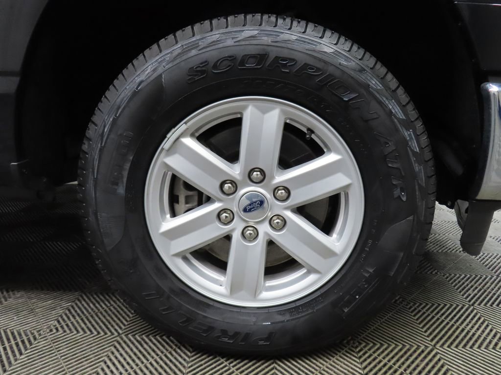 Used 2023 Ford F150 XLT w/ Trailer Tow Package image 8