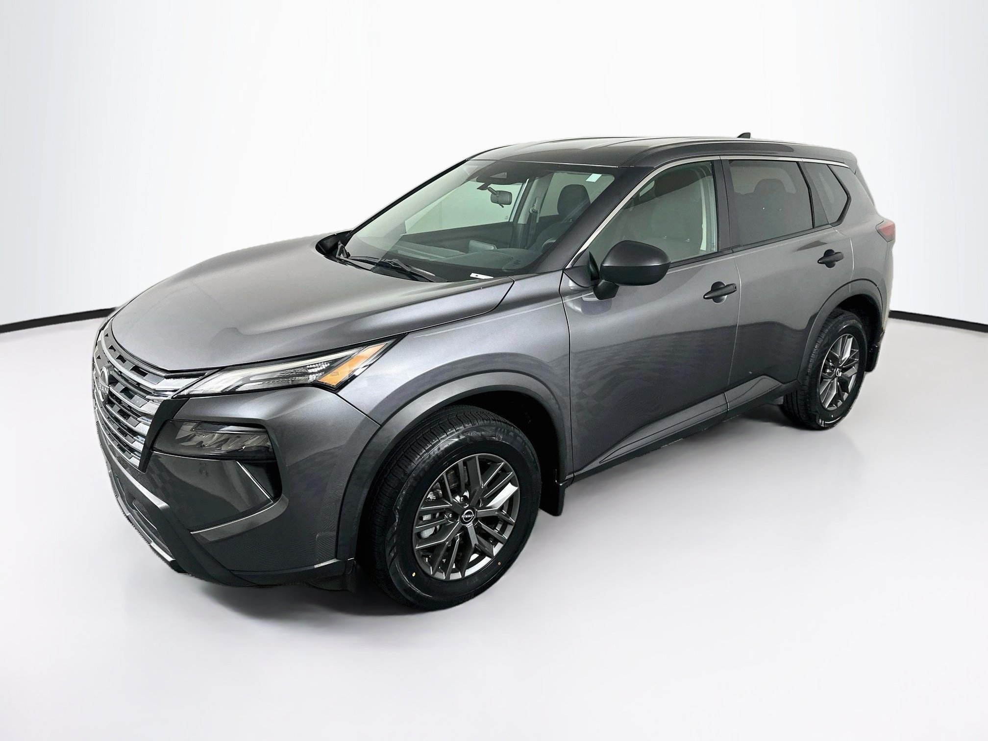 Used 2024 Nissan Rogue S FWD image 3