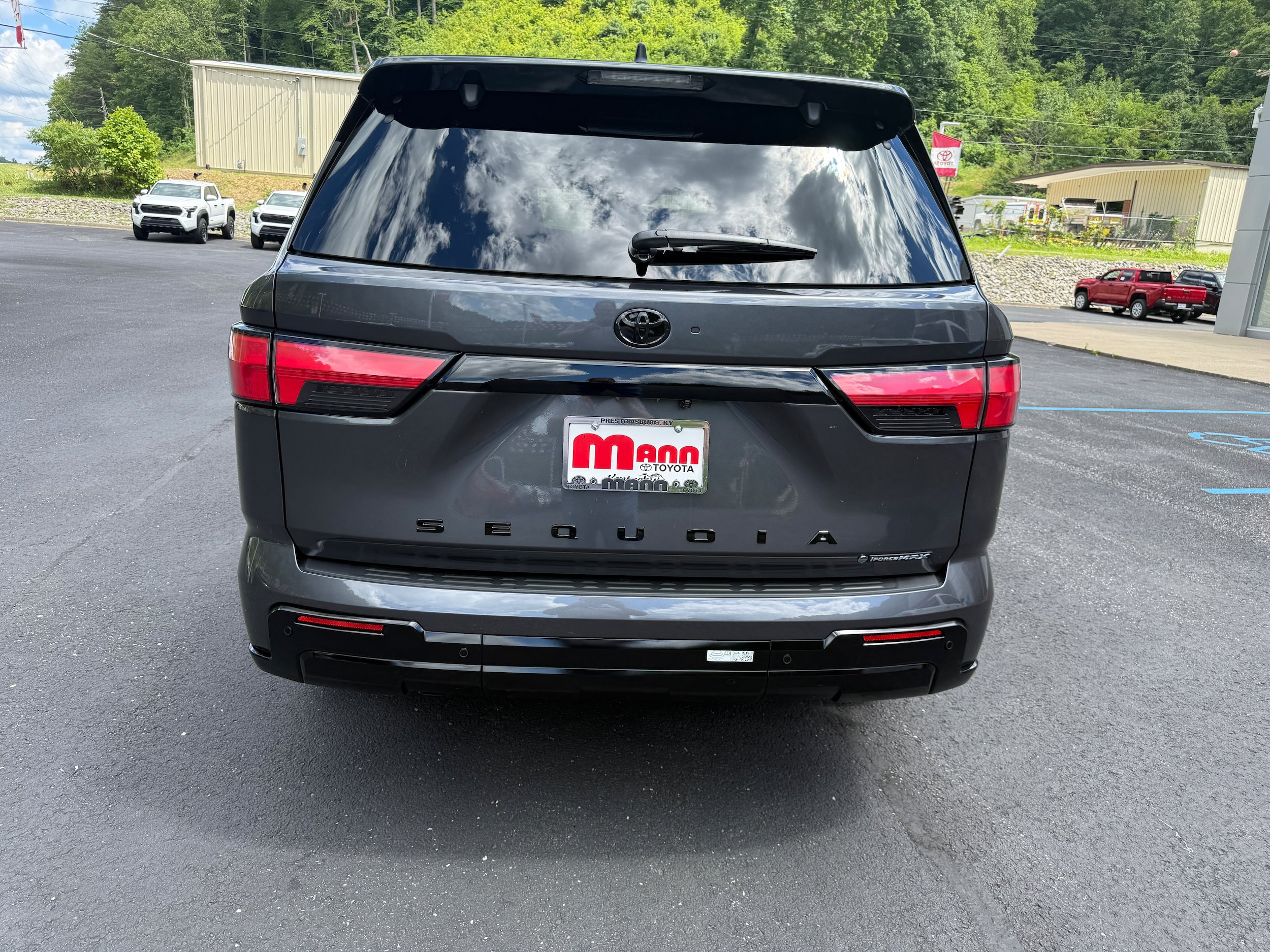 New 2026 Toyota Sequoia Platinum AWD/4WD image 8
