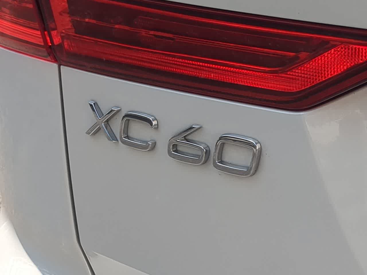 Used 2025 Volvo XC60 B5 Plus w/ Protection Package Premier AWD/4WD image 13
