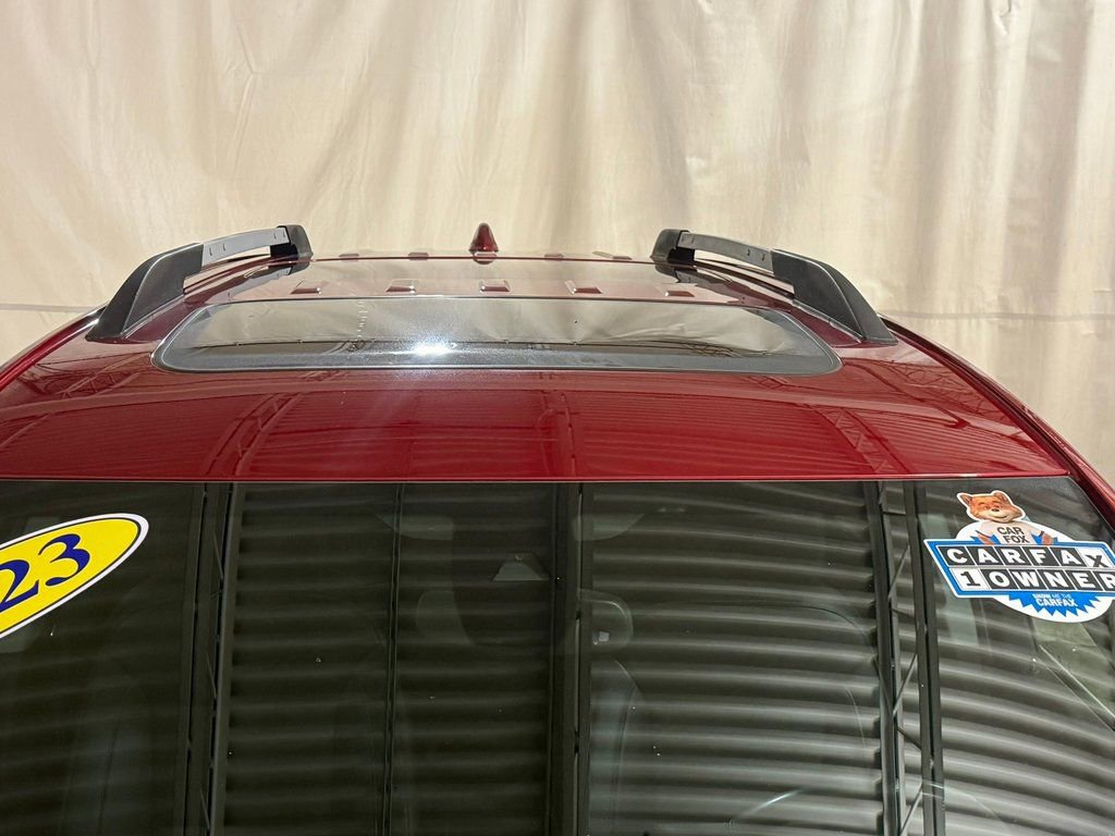 Used 2023 GMC Acadia SLT w/ Technology Package image 21