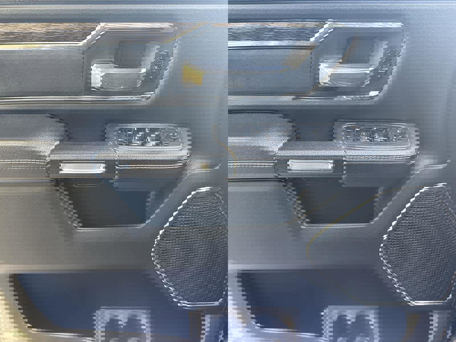 Used 2019 RAM 1500 Laramie w/ Trailer Tow Group image 22