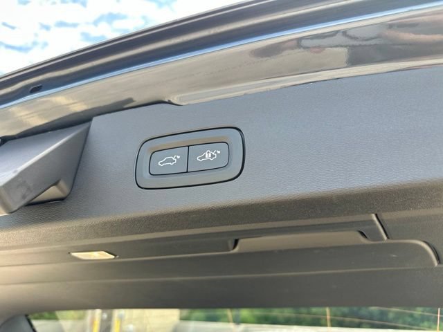 Certified 2025 Volvo V60 B5 Cross Country Plus AWD/4WD image 36