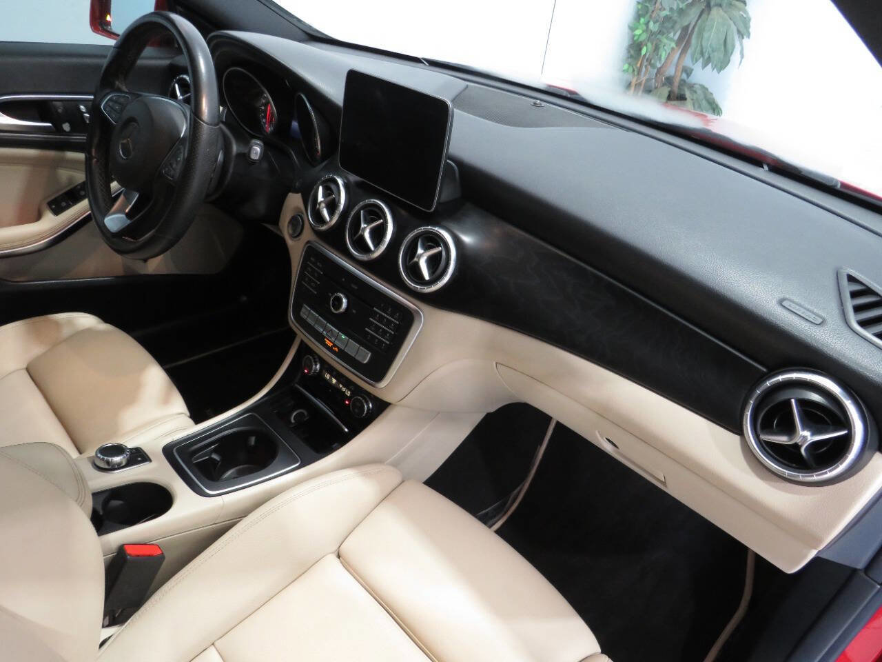 Used 2019 Mercedes-Benz CLA 250 image 8