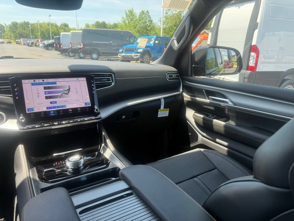 New 2026 Jeep Grand Wagoneer L 4WD image 39