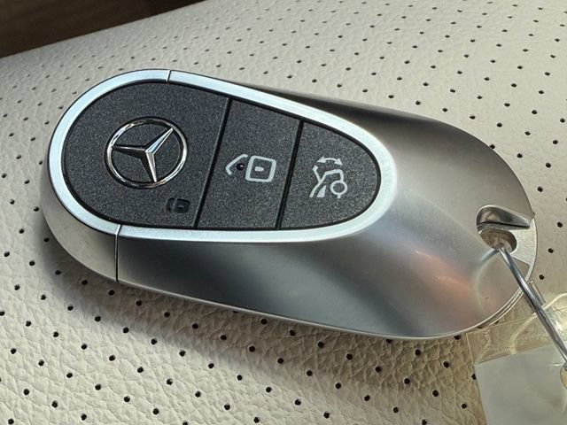 Certified 2025 Mercedes-Benz GLC 300 4MATIC image 28
