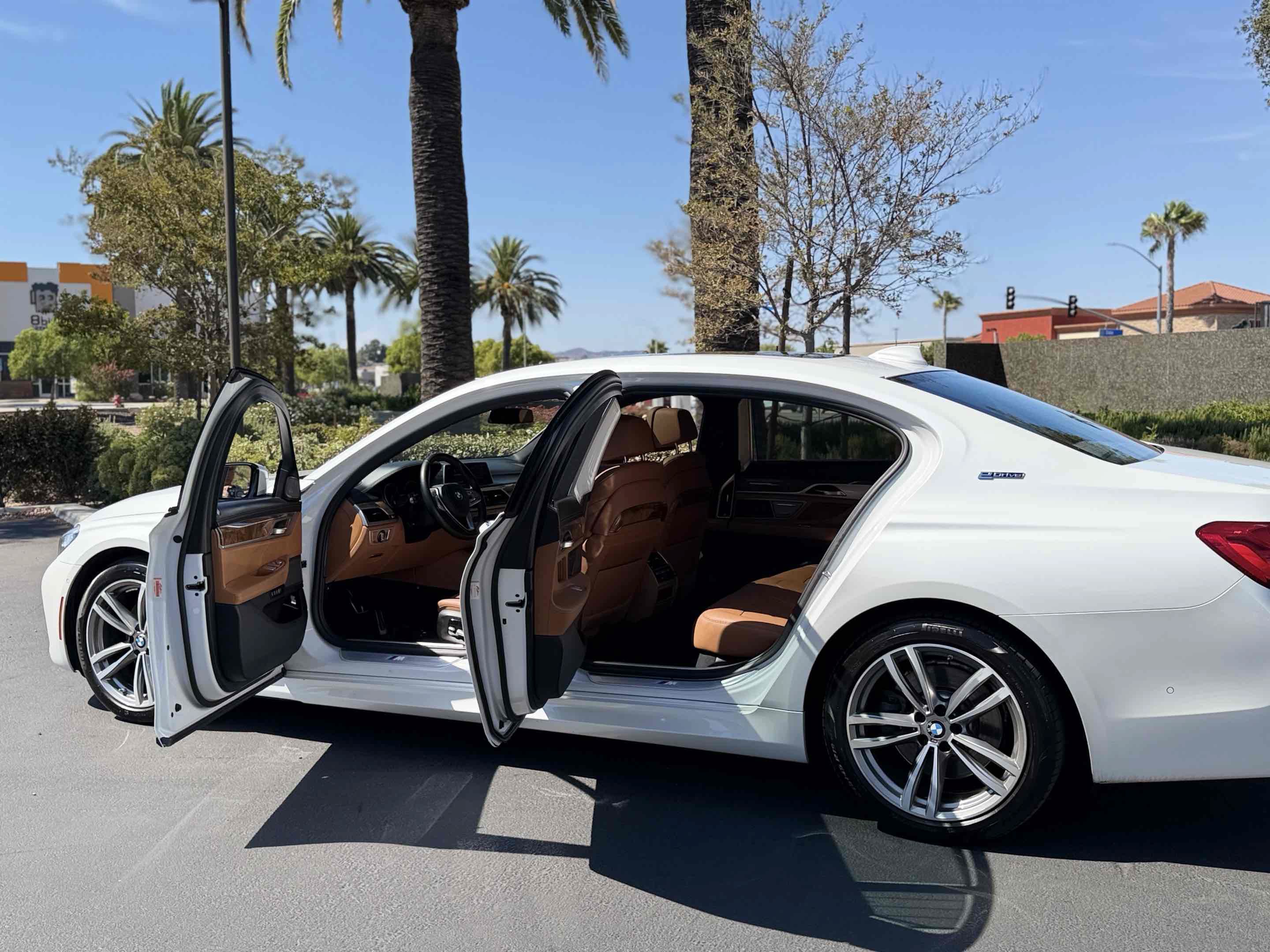 Used 2018 BMW 740e xDrive AWD/4WD image 15