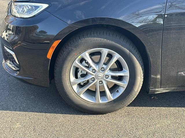 New 2026 Chrysler Pacifica Select image 11
