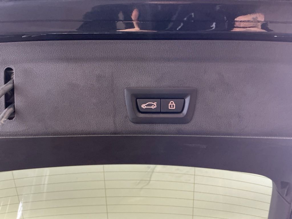 Certified 2023 BMW X6 M50i w/ Executive Package image 30