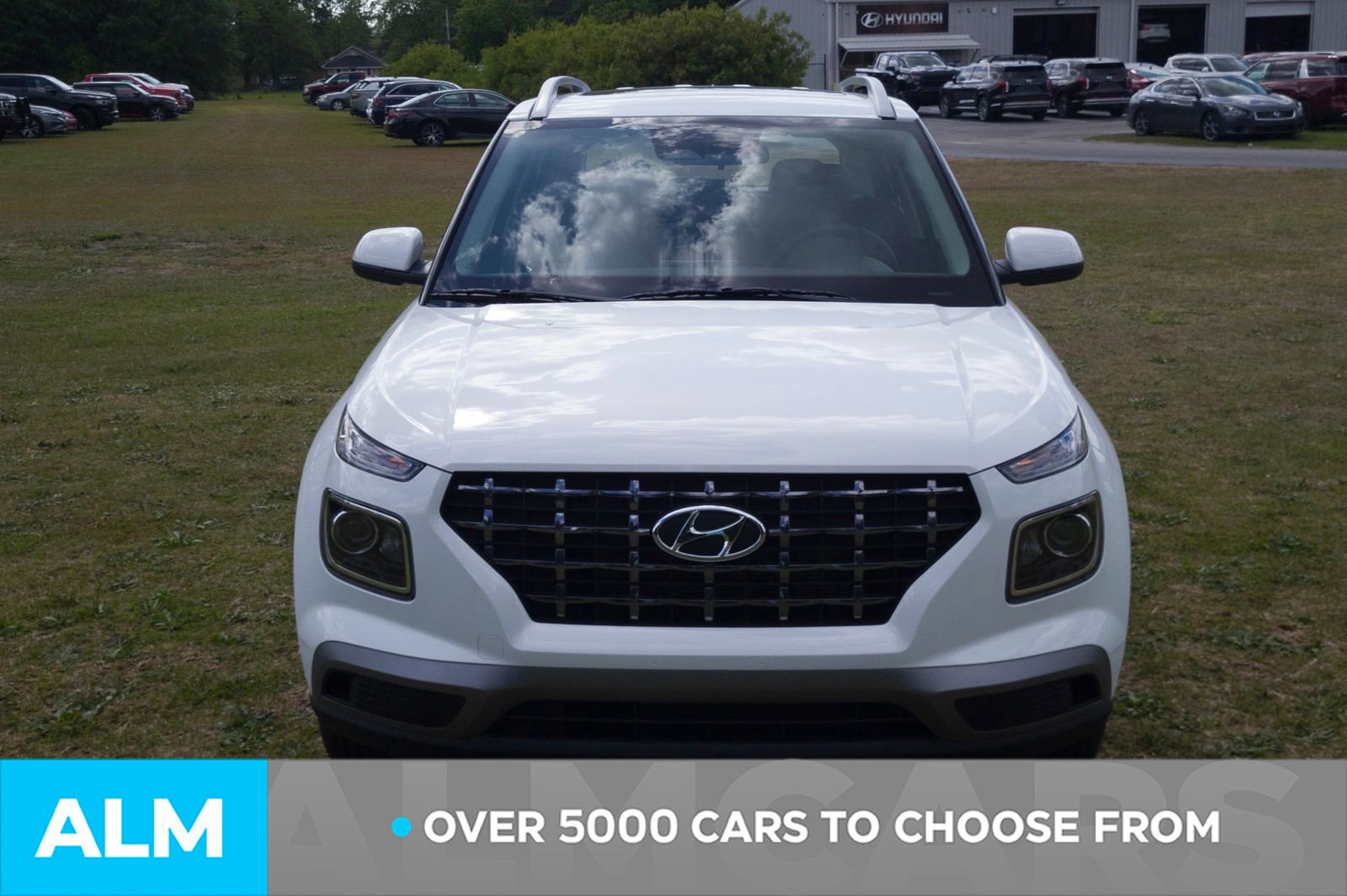 Certified 2025 Hyundai Venue SEL image 3