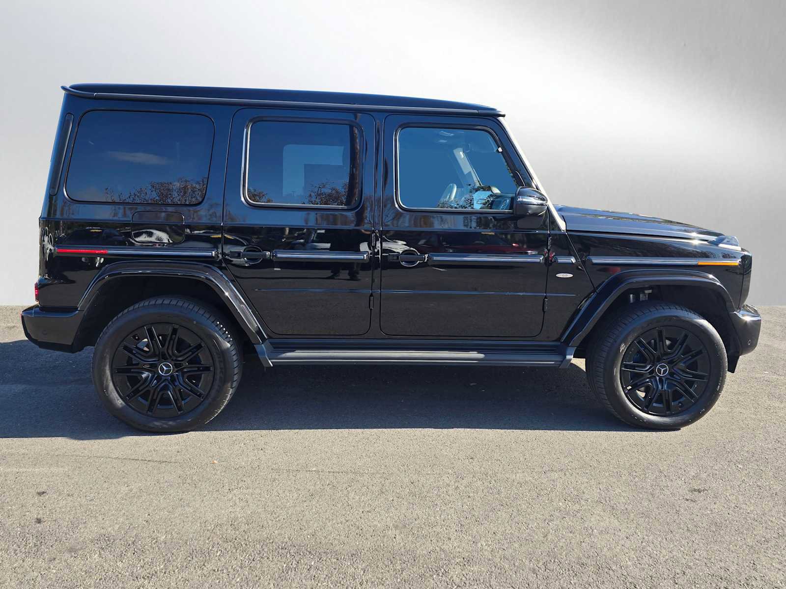 Used 2025 Mercedes-Benz G 580 w/ EQ Technology image 2